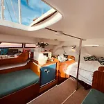Bacus - Your Floating Hideaway In