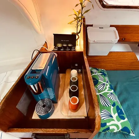 Bacus - Your Floating Hideaway In * 리스본