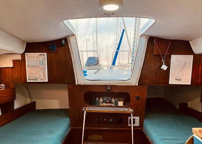 Bacus - Your Floating Hideaway In * Lisboa