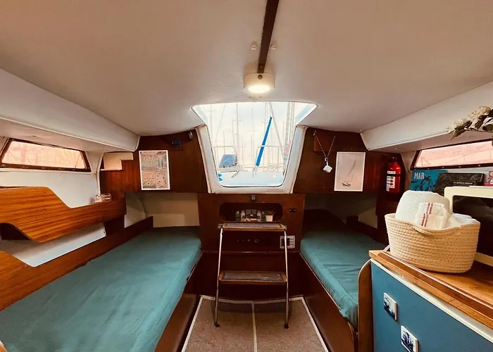 Bacus - Your Floating Hideaway In * Lissabon